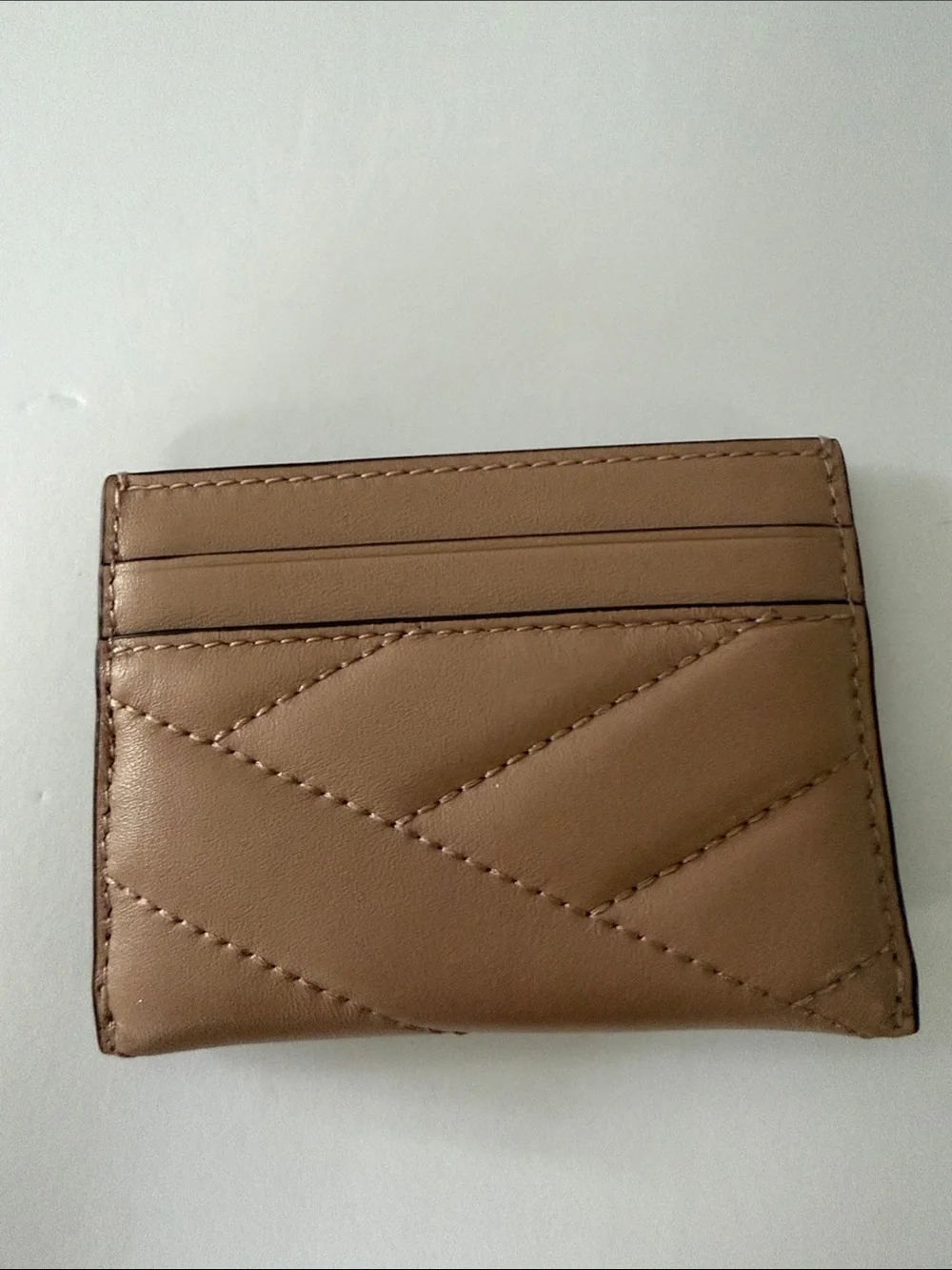 Tory Burch Kira Chevron Card Case in Devon Sand with Gold Logo